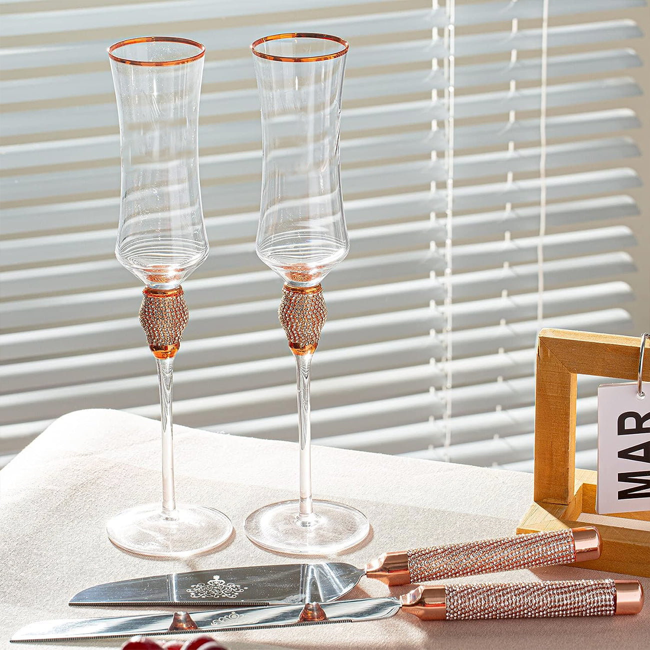 Wedding Toasting Flutes and Cake Server Set, Champagne Flutes, Bride and Groom Toasting Champagne Glasses for Wedding Gifts Cake Cutting Set for Engagement Gifts